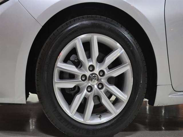 2013 Toyota Avalon XLE 4dr Sedan